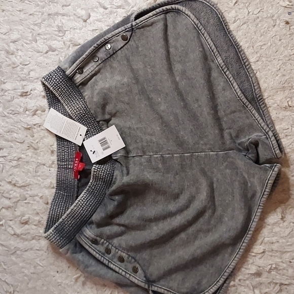 Guess Rita Shorts - Picture 2 of 4